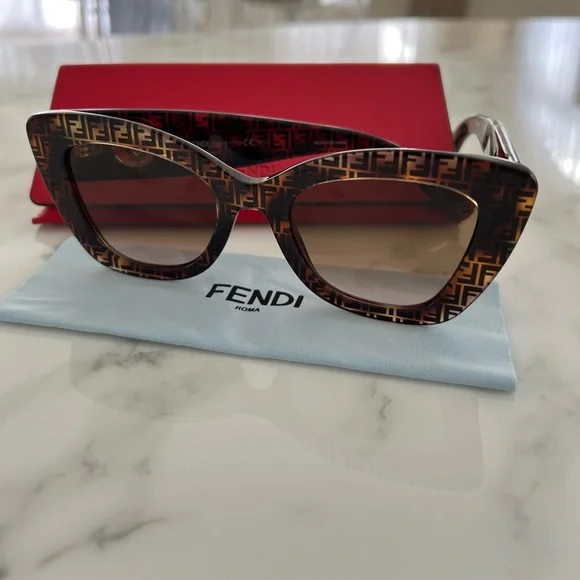 Fendi Cat offers Eye Sunglasses